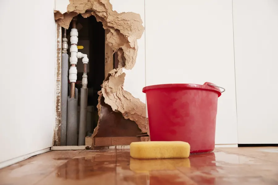 Burst pipe water damage in an Antioch, IL home